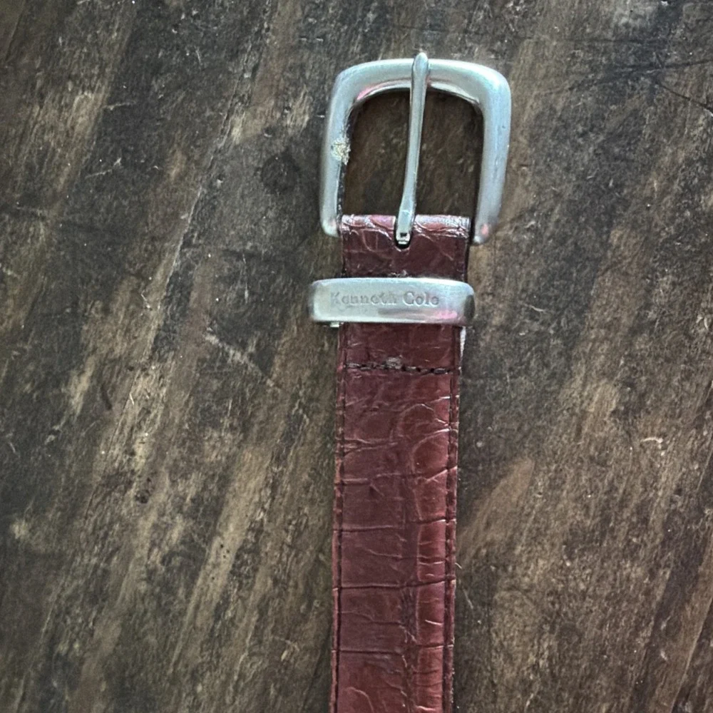 Vintage Kennth Cole crocodile Look Leather Belt Sz 40 ES001
